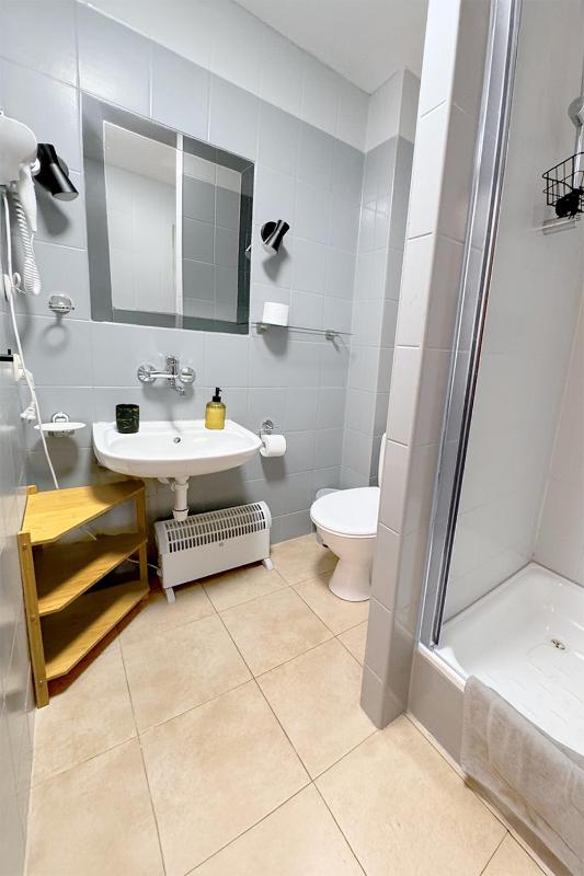 Double Room image 2