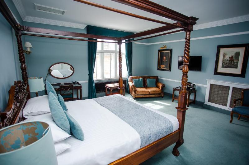 Four Poster Room image 4