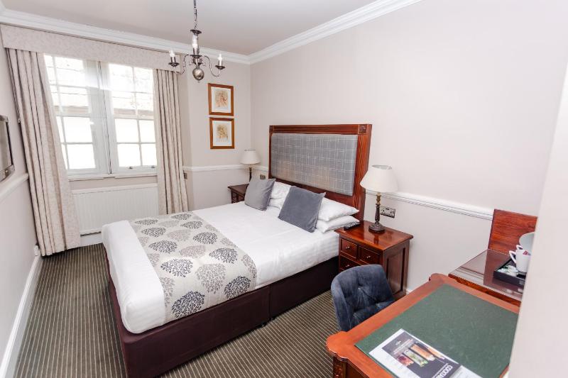 Classic Double Room image 1