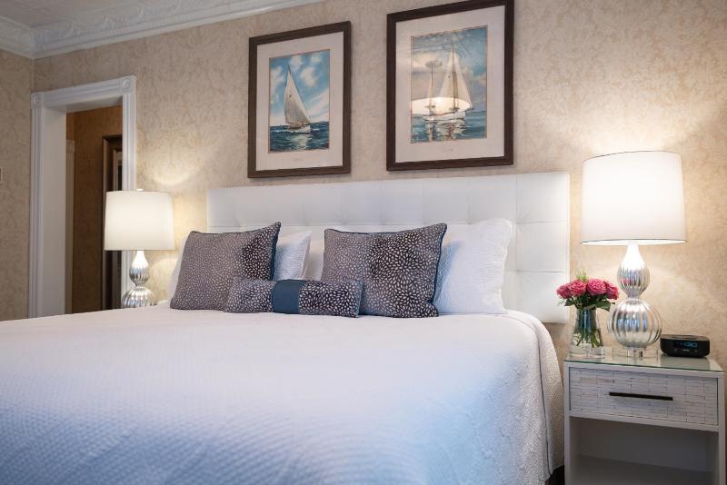 King Room image 4