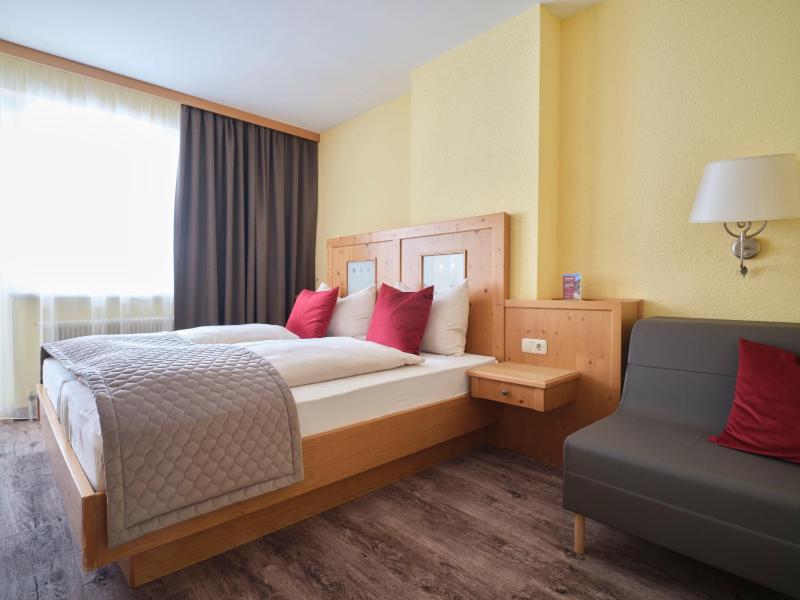 Double Room with Balcony image 1
