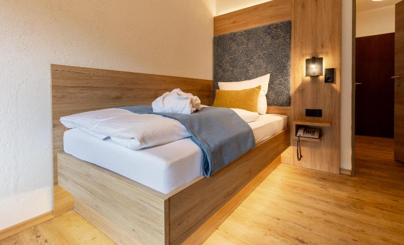 Single Room image 3