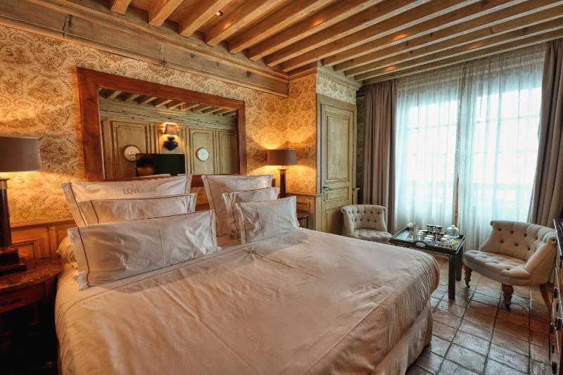 Standard Double Room image 3