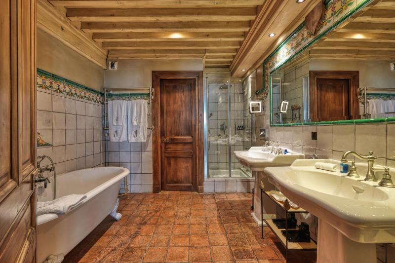 Superior Suite image 3