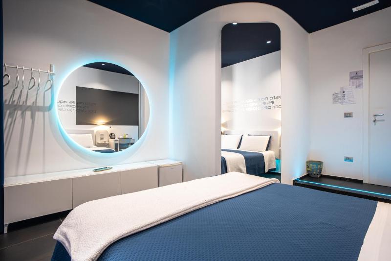 Standard Double Room image 1