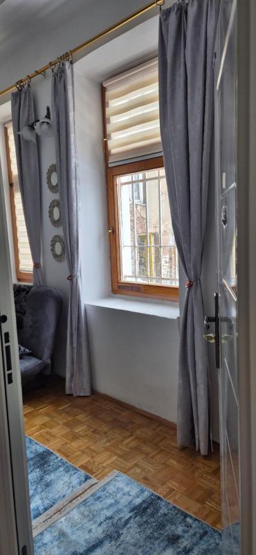 Apartment A with free parking - image 2