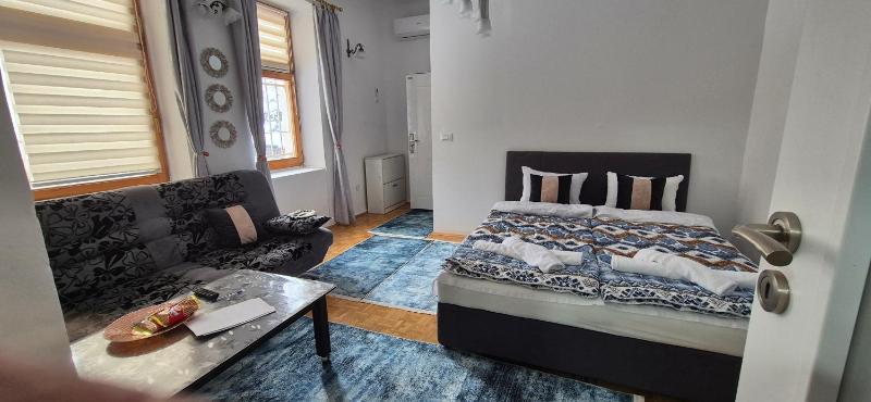 Apartment A with free parking - image 6