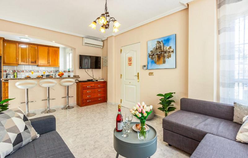 Beautiful Home In Orihuela Costa - image 11