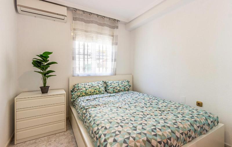 Beautiful Home In Orihuela Costa - image 15