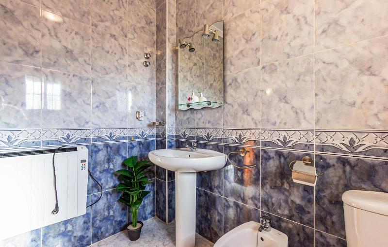 Beautiful Home In Orihuela Costa - image 6