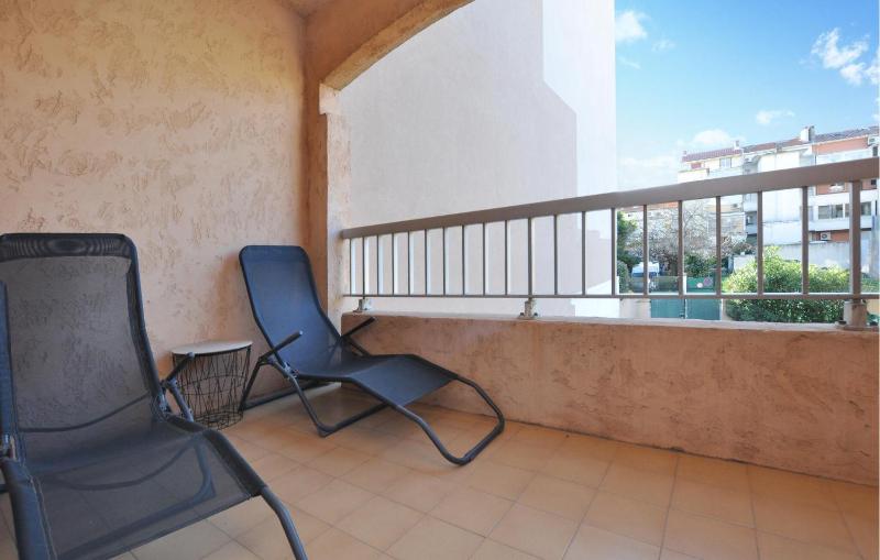 Amazing Apartment In Fréjus With Wifi - image 14