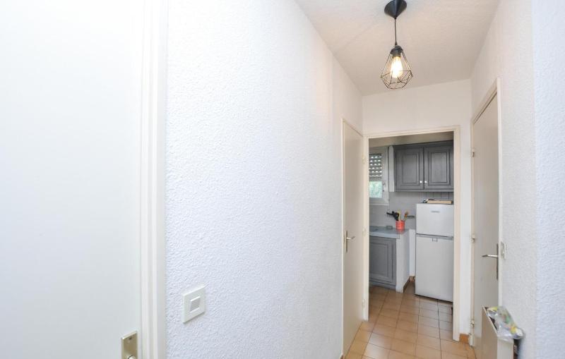 Amazing Apartment In Fréjus With Wifi - image 6