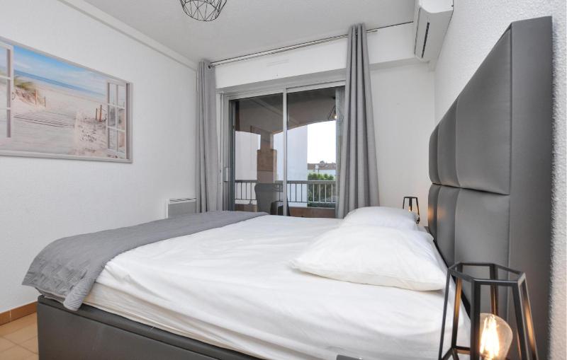 Gorgeous Apartment In Fréjus With Wifi - image 16
