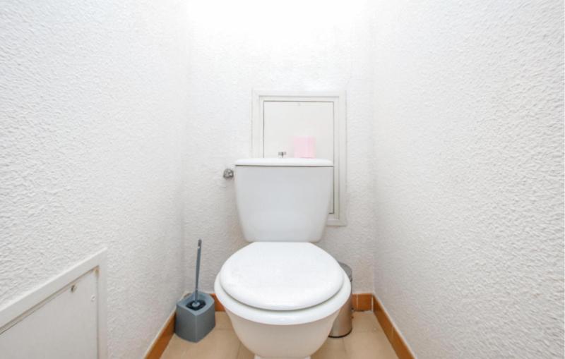 Gorgeous Apartment In Fréjus With Wifi - image 10