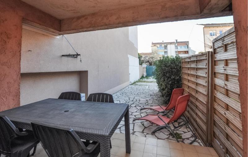 Cozy Apartment In Fréjus With Wifi - image 9