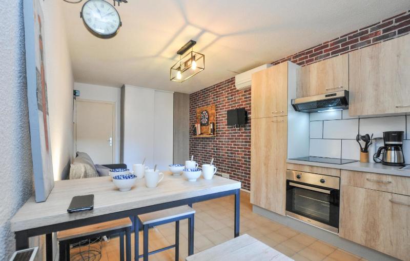 Cozy Apartment In Fréjus With Wifi - image 3