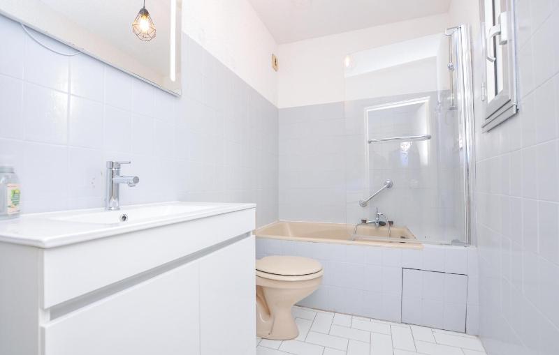 Cozy Apartment In Fréjus With Wifi - image 8