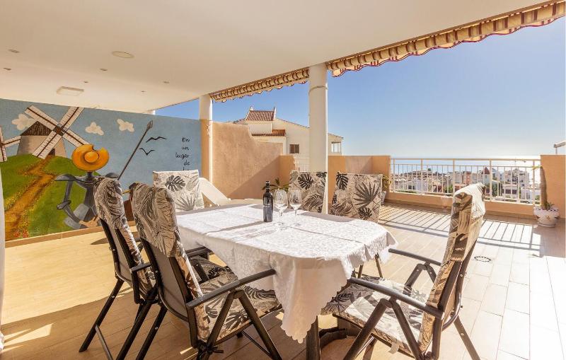 Stunning Apartment In Santa Pola With Wifi - image 6