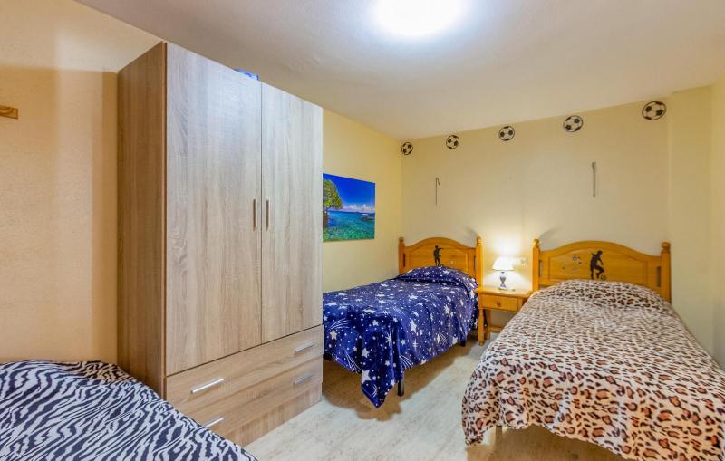 Stunning Apartment In Santa Pola With Wifi - image 8