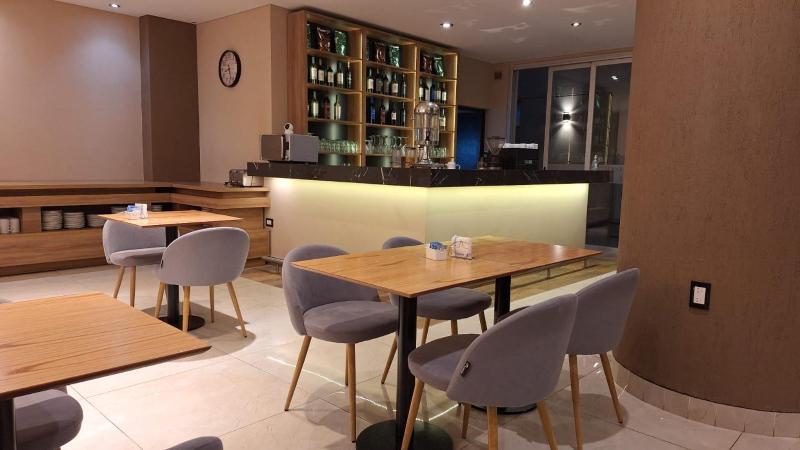 Hotel Alvarado Suites - image 8