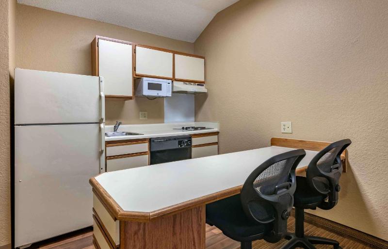 One Bedroom Suite with 1 Queen Bed - Non-Smoking image 3