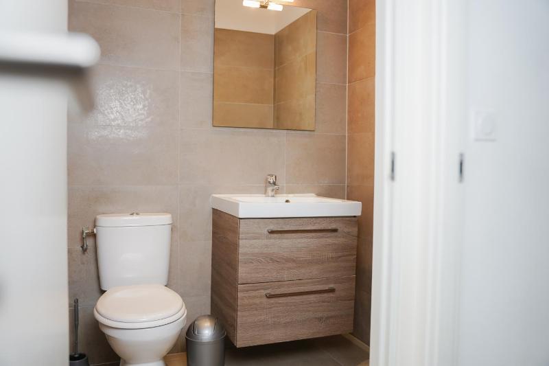 Two-Bedroom Apartment with Sea View - Upstairs(6 Adults) image 2