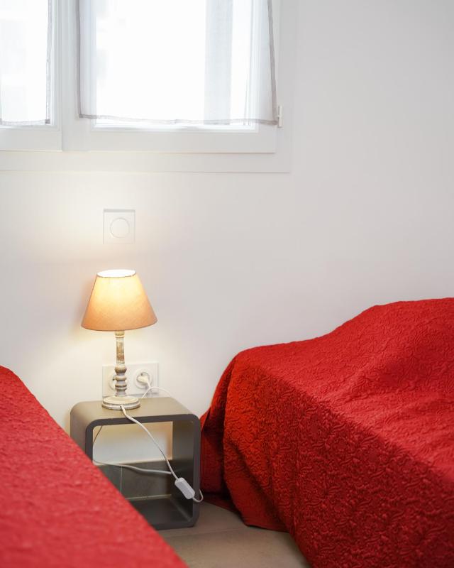 Two-Bedroom Apartment with Sea View - Upstairs(6 Adults) image 4