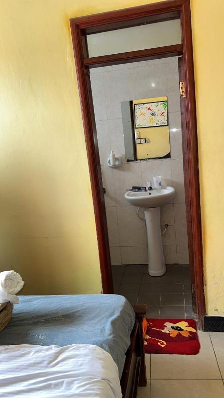 Naye Homes Master Suite near Mawela social hall with free Wi-Fi - image 4