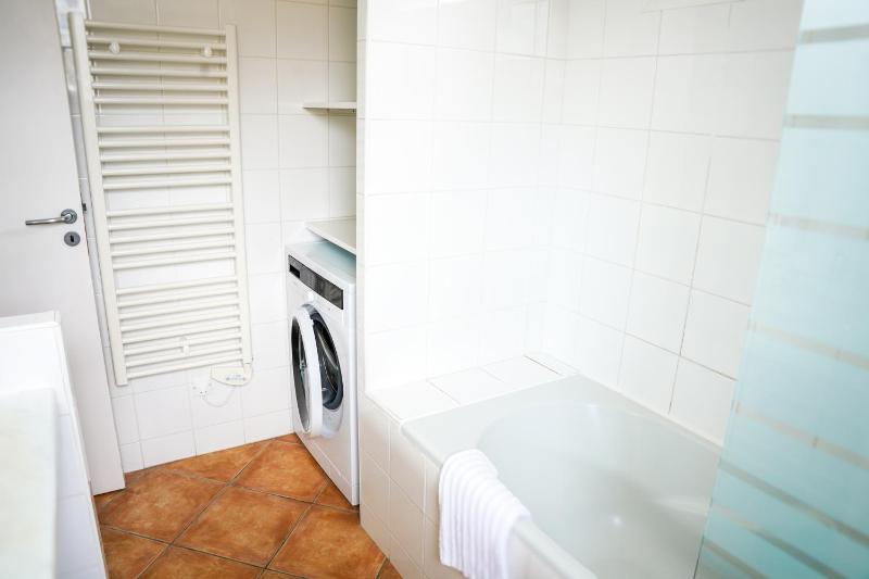 Two-Bedroom Villa with Sea View (6 Adults) image 3