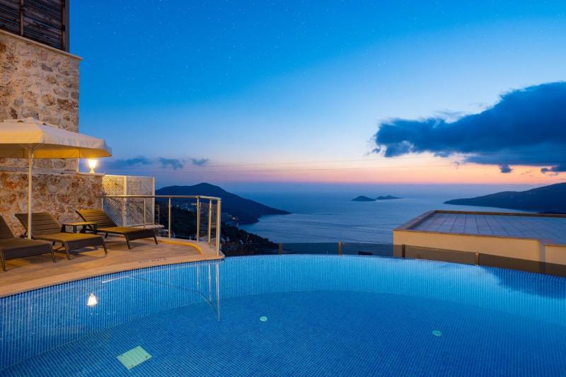 Kalkan 5 Bedroom Villa - 1064 - image 1