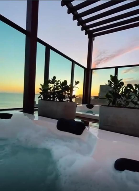 Summerview novo  2 piscinas e 2 jacuzzis 2 quartos Novo! - image 16