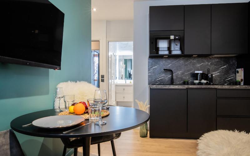 ROMEO 300 m du lac jacuzzi garage - image 7