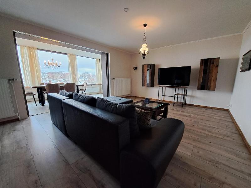 One-Bedroom Apartment image 1