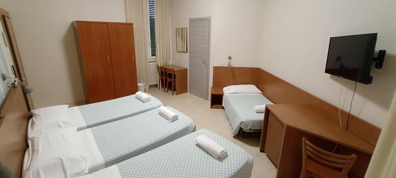 Quadruple Room image 2