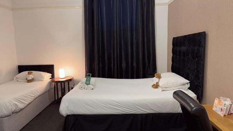 Regency Hotel - image 32