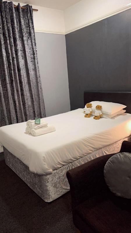 Regency Hotel - image 26
