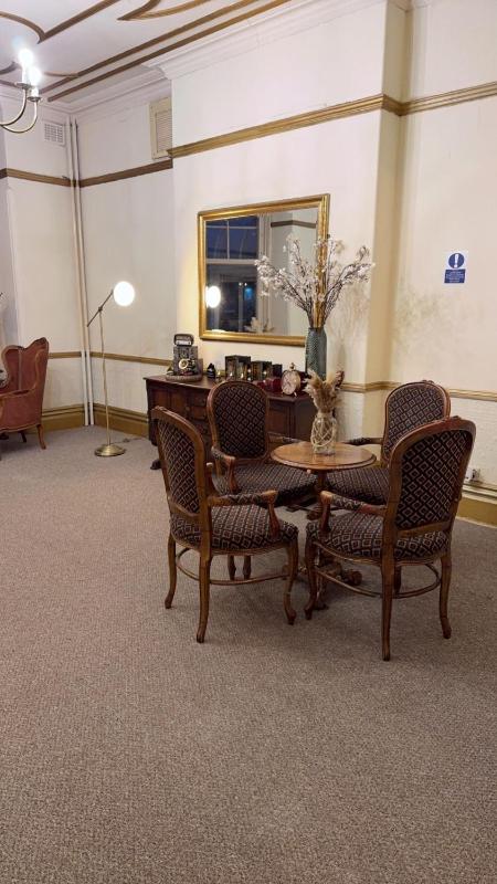 Regency Hotel - image 8