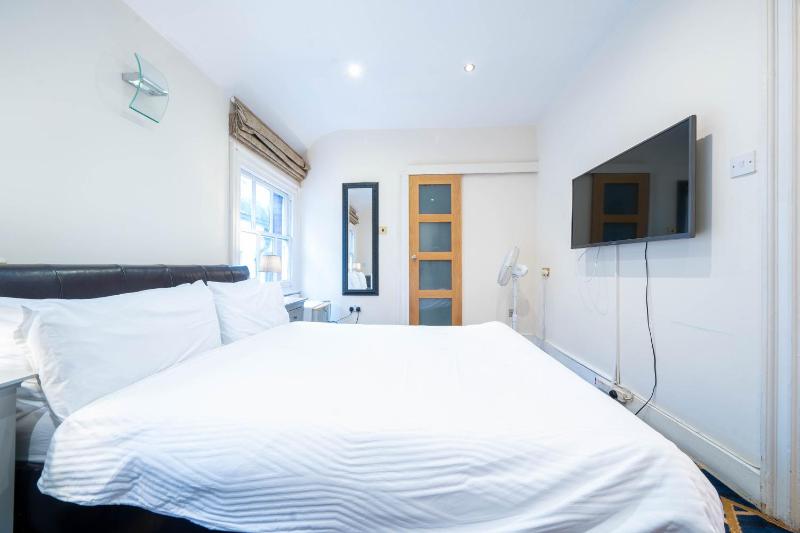 Double Room with Shower image 4