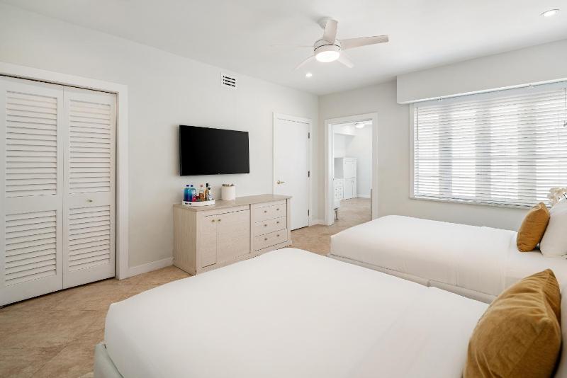ADA Courtyard Double Queen Suite image 2