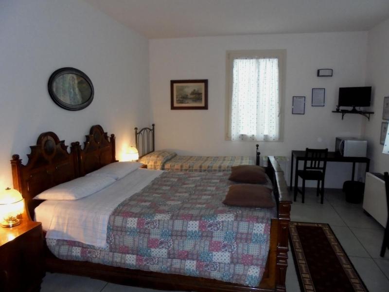 Double Room image 1