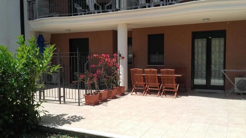 Two-Bedroom Apartment with Garden View image 3