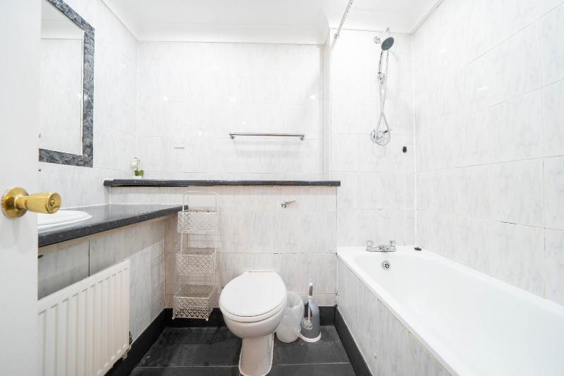 Standard Double Room image 4