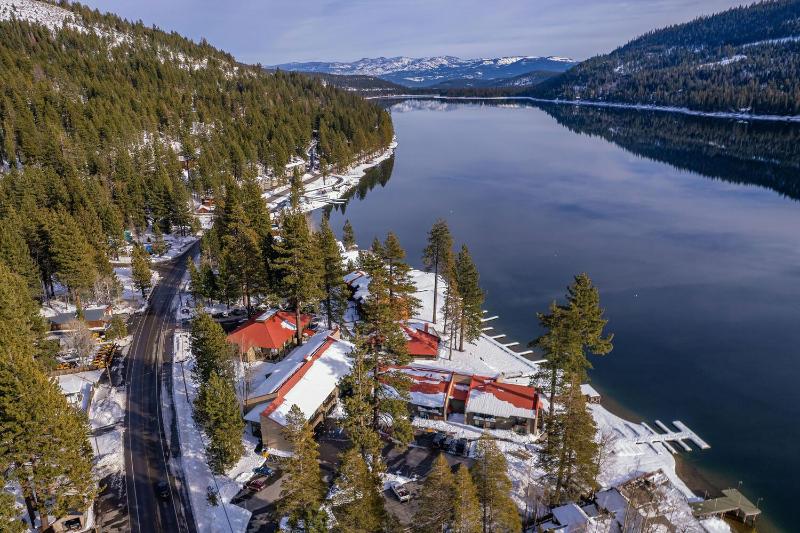 Cozy Studio w/Kitchenette and Balcony #212 at Donner Lake Village - image 11