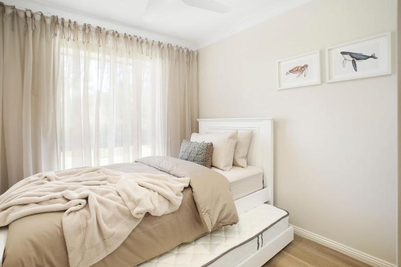 Newly Renovated Quiet 5min Walk to the Beach - image 14