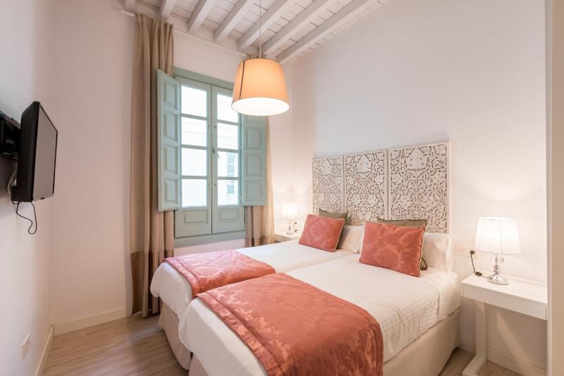 Standard One-Bedroom Apartment image 4