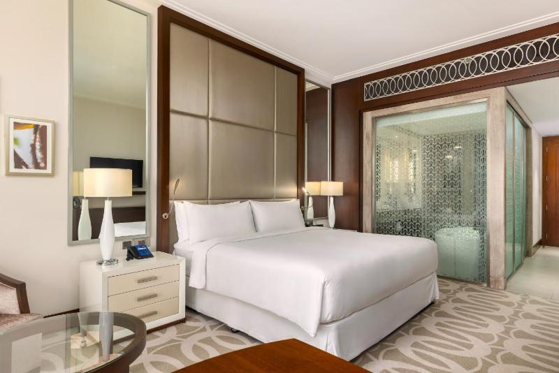 King Guest Room image 1