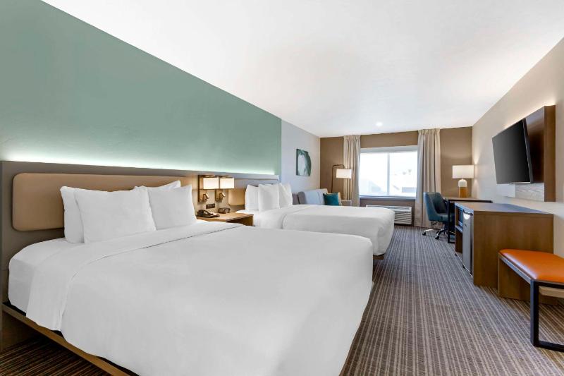Queen Suite with Two Queen Beds - Non-Smoking image 1