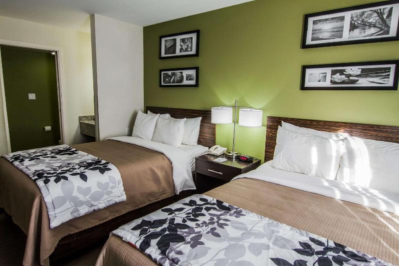 Double Room with Two Double Beds - Non-Smoking image 4
