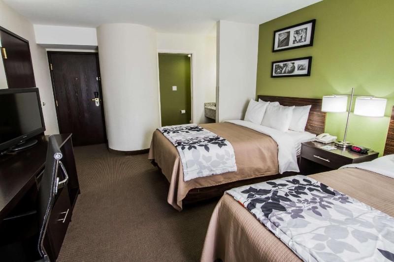 Double Room with Two Double Beds - Non-Smoking image 3