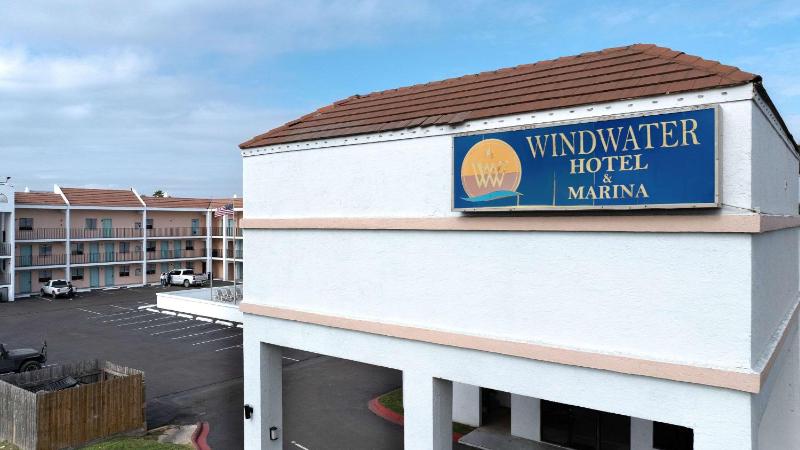 WindWater Hotel and Marina - image 29